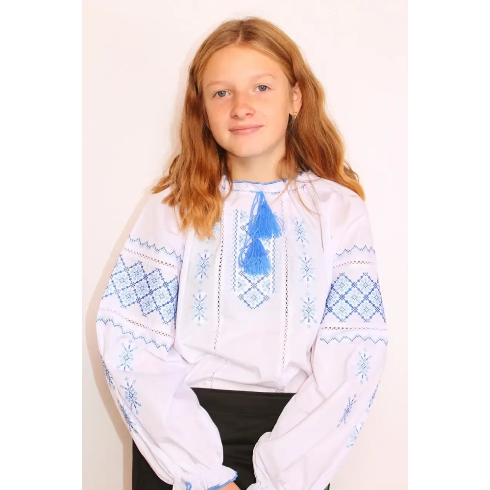 Вишиванка дитяча Марта біла, вишивка синя, довгий рукав, на дівчинку 4,5,6,7,8 років